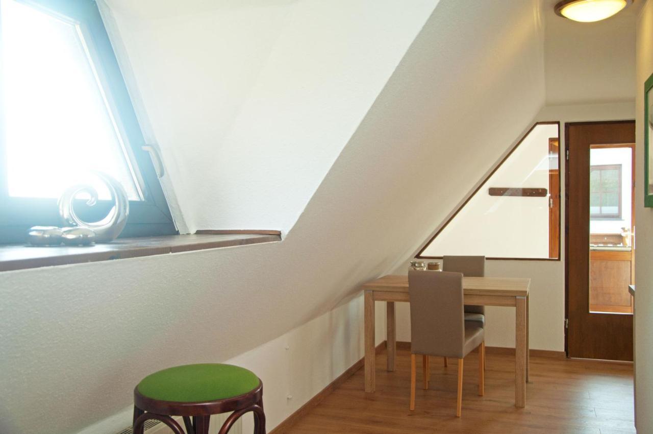 Wg Bernstein - Reetdachhaus - Ruhe Und Seeblick Sellin  Exterior photo