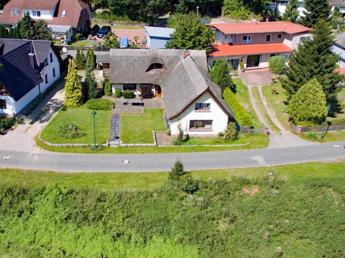 Wg Bernstein - Reetdachhaus - Ruhe Und Seeblick Sellin  Exterior photo