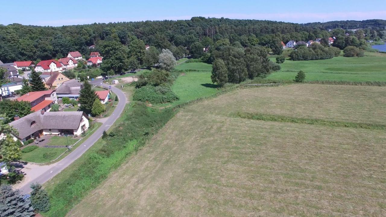 Wg Bernstein - Reetdachhaus - Ruhe Und Seeblick Sellin  Exterior photo