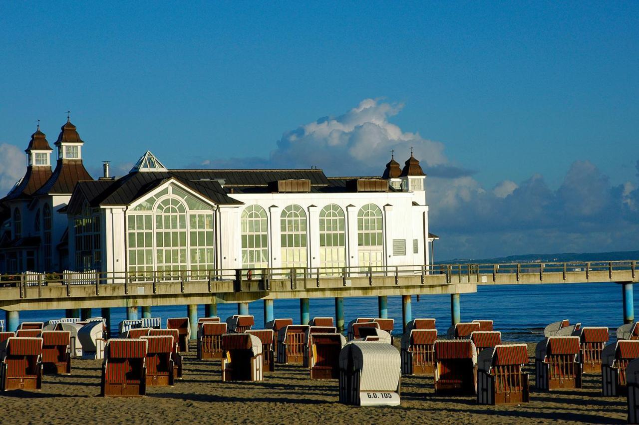 Wg Bernstein - Reetdachhaus - Ruhe Und Seeblick Sellin  Exterior photo